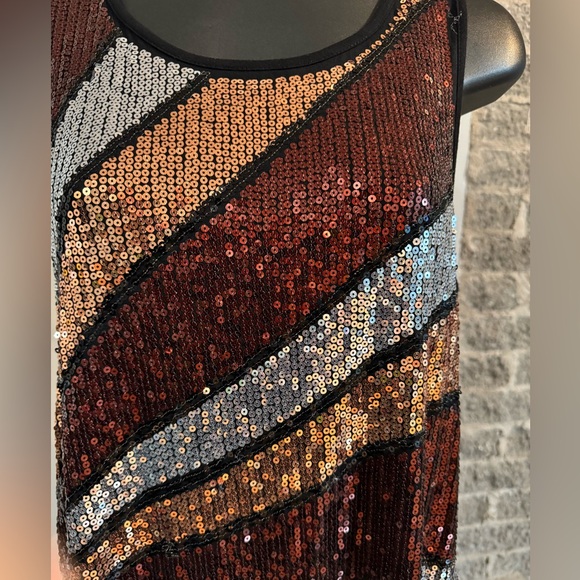 Beautiful sequinced tunic - Picture 2 of 9